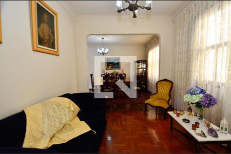 Sala de estar de casa à venda com 5 quartos, 200m² em São Lucas, Belo Horizonte