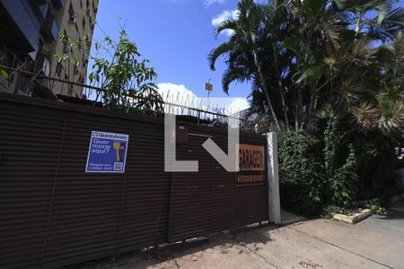 Fachada de casa para alugar com 4 quartos, 360m² em Vila Santa Isabel, Goiânia