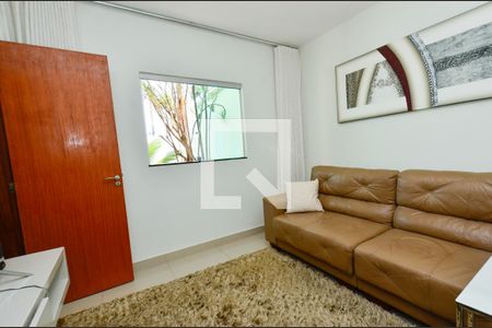 Sala tv/ Quarto de casa à venda com 3 quartos, 450m² em Santa Cruz, Belo Horizonte