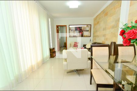 Sala de estar de casa à venda com 3 quartos, 450m² em Santa Cruz, Belo Horizonte