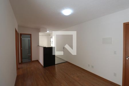 Sala de apartamento para alugar com 2 quartos, 50m² em Tribobó, São Gonçalo