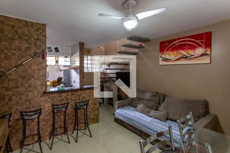 Sala de casa de condomínio à venda com 2 quartos, 58m² em São Gabriel, Belo Horizonte