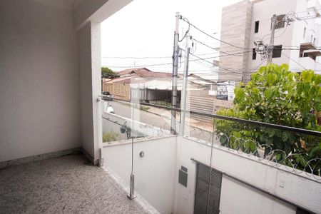 Varanda Sala de casa para alugar com 3 quartos, 151m² em Indians, Belo Horizonte