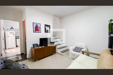 Sala de casa de condomínio à venda com 2 quartos, 74m² em Vila Apiai, Santo André