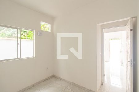 Quarto de casa para alugar com 1 quarto, 21m² em Guaratiba, Rio de Janeiro