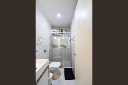 Banheiro de apartamento para alugar com 1 quarto, 46m² em Vila Ipiranga, Porto Alegre