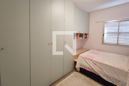 Quarto  de apartamento à venda com 1 quarto, 54m² em Cambuí, Campinas