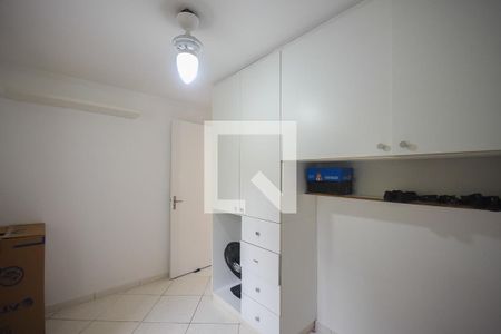 Quarto 1 de apartamento à venda com 2 quartos, 47m² em Jardim Mirna, Taboão da Serra