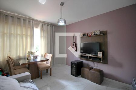 Sala de apartamento à venda com 2 quartos, 60m² em Sagrada Família, Belo Horizonte