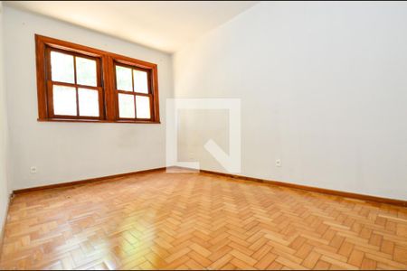 Quarto1 de casa à venda com 2 quartos, 304m² em Santo Antônio, Belo Horizonte