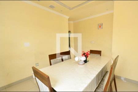 Sala jantar casa2 de casa à venda com 8 quartos, 89m² em Jardim Vitória, Belo Horizonte