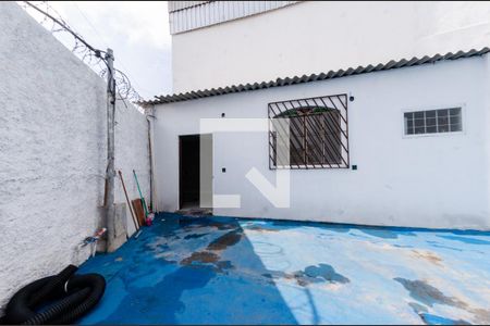 Garagem de kitnet/studio para alugar com 1 quarto, 50m² em Califórnia, Belo Horizonte