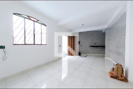 Sala de kitnet/studio para alugar com 1 quarto, 50m² em Califórnia, Belo Horizonte