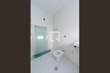 Banheiro de kitnet/studio para alugar com 1 quarto, 50m² em Califórnia, Belo Horizonte