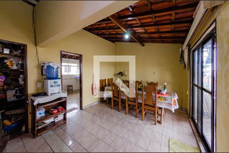 Sala de casa para alugar com 4 quartos, 150m² em Carlos Prates, Belo Horizonte