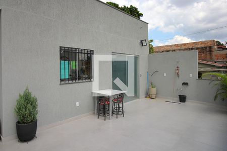 Varanda de casa para alugar com 3 quartos, 60m² em Esplanada, Belo Horizonte