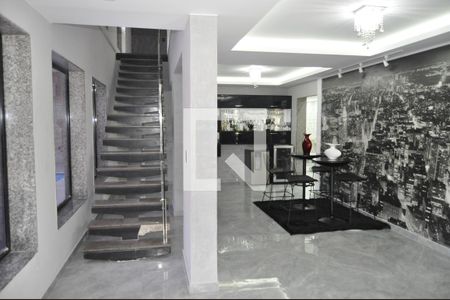 Sala de casa à venda com 5 quartos, 500m² em Pilares, Rio de Janeiro