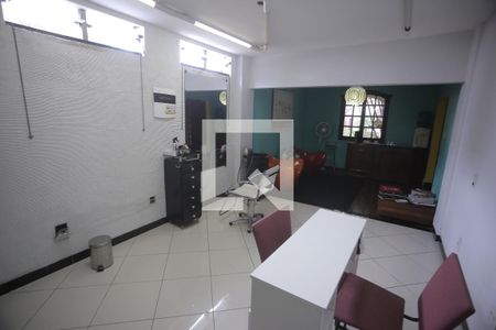 Sala de casa para alugar com 3 quartos, 212m² em Alto Caiçaras, Belo Horizonte