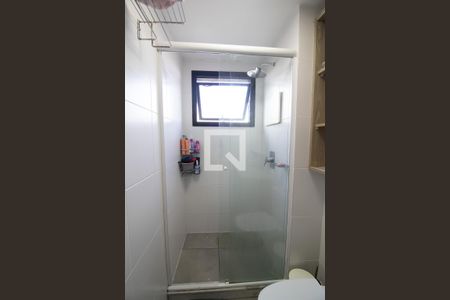 Banheiro da Suíte de apartamento para alugar com 2 quartos, 58m² em Jardim do Salso, Porto Alegre