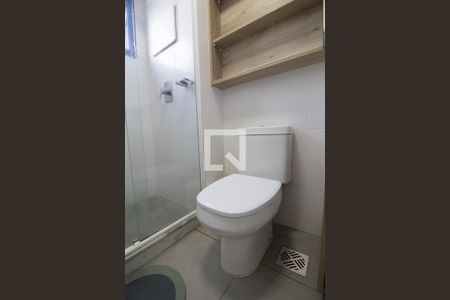 Banheiro da Suíte de apartamento para alugar com 2 quartos, 58m² em Jardim do Salso, Porto Alegre