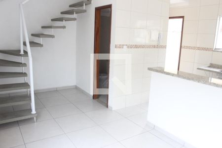 Sala de casa para alugar com 2 quartos, 55m² em Jardim Paraíso, São Vicente