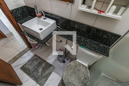 Banheiro de casa à venda com 2 quartos, 104m² em Planalto, Belo Horizonte