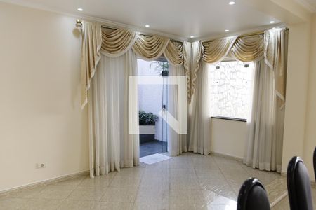 sala de casa para alugar com 6 quartos, 270m² em City Bussocaba, Osasco