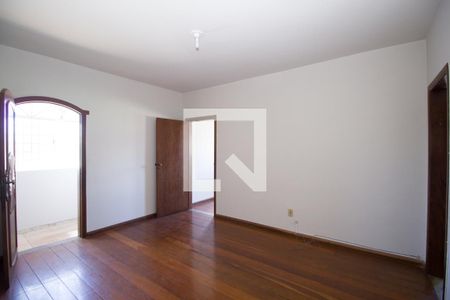 Sala 1 de casa para alugar com 4 quartos, 580m² em Nova Vista, Belo Horizonte