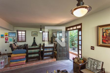 Sala de casa para alugar com 4 quartos, 300m² em Santa Monica, Belo Horizonte