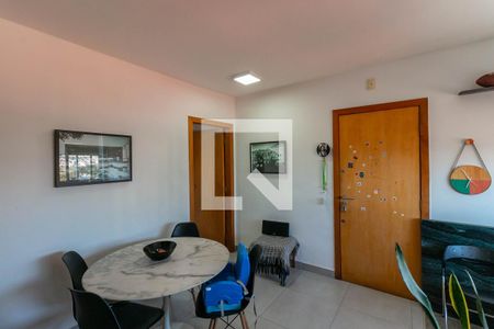 Sala de apartamento à venda com 2 quartos, 120m² em Heliópolis, Belo Horizonte