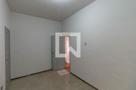 Quarto de casa para alugar com 3 quartos, 200m² em Carlos Prates, Belo Horizonte