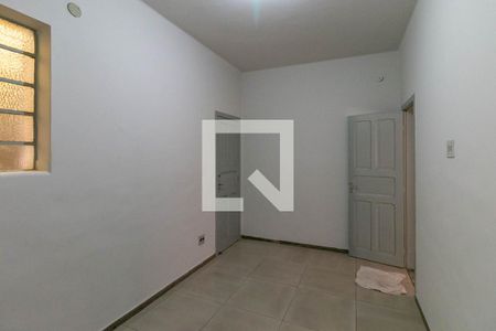 Quarto de casa para alugar com 3 quartos, 200m² em Carlos Prates, Belo Horizonte