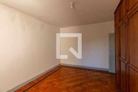 Quarto de casa para alugar com 3 quartos, 200m² em Carlos Prates, Belo Horizonte