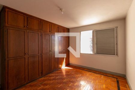 Quarto de casa para alugar com 3 quartos, 200m² em Carlos Prates, Belo Horizonte