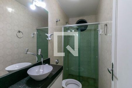 Banheiro de casa à venda com 3 quartos, 300m² em Sagrada Família, Belo Horizonte