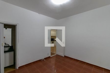 Quarto de casa à venda com 3 quartos, 300m² em Sagrada Família, Belo Horizonte