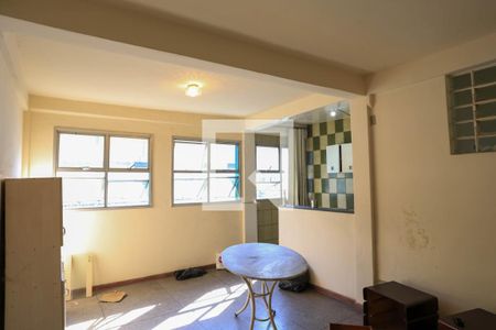 Sala de kitnet/studio para alugar com 2 quartos, 30m² em Floresta, Belo Horizonte