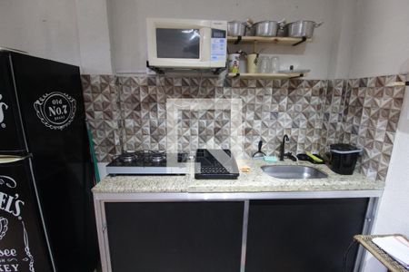 Cozinha/Área de serviço de casa para alugar com 1 quarto, 30m² em Jardim Holanda, Uberlândia