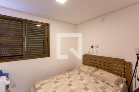 Quarto 1 de apartamento para alugar com 3 quartos, 84m² em Itapoã, Belo Horizonte