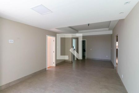 Sala de casa à venda com 3 quartos, 220m² em Santa Lúcia, Belo Horizonte