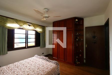 Quarto 1 de casa à venda com 5 quartos, 400m² em Santa Maria, Santo André