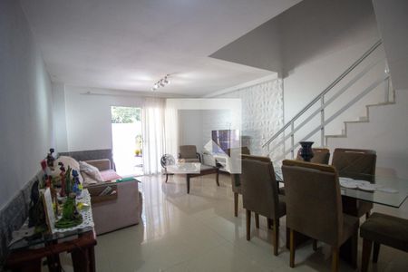 Sala de casa de condomínio à venda com 3 quartos, 90m² em Vargem Grande, Rio de Janeiro