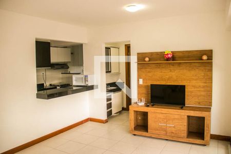 Sala de apartamento para alugar com 1 quarto, 56m² em Armação, Salvador