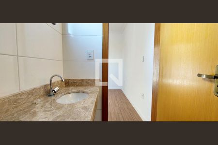 Banheiro Quarto 1 suíte de apartamento para alugar com 2 quartos, 46m² em Parque das Nações, Santo André