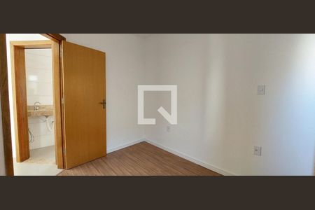 Quarto 1 suíte de apartamento para alugar com 2 quartos, 46m² em Parque das Nações, Santo André