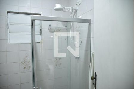 Banheiro de kitnet/studio para alugar com 1 quarto, 30m² em Parque Alexandre, Cotia