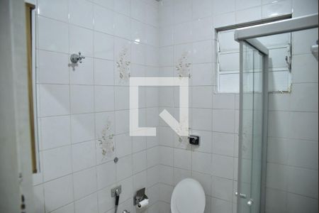 Banheiro de kitnet/studio para alugar com 1 quarto, 30m² em Parque Alexandre, Cotia