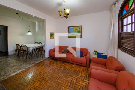 Sala de casa à venda com 3 quartos, 240m² em Serra, Belo Horizonte