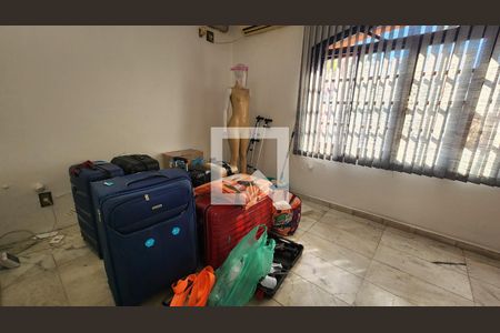 Suíte de casa para alugar com 7 quartos, 30m² em Gonzaga, Santos