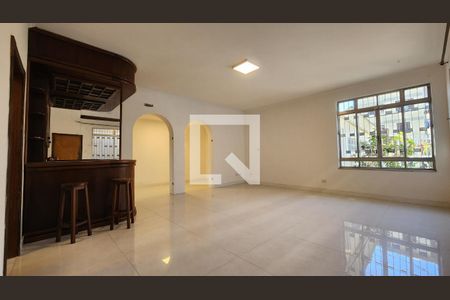 Sala de casa para alugar com 5 quartos, 350m² em Aparecida, Santos